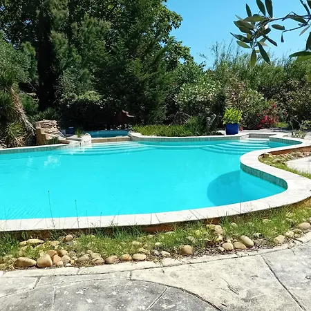 Bed & Breakfast La Libarda Ouveillan